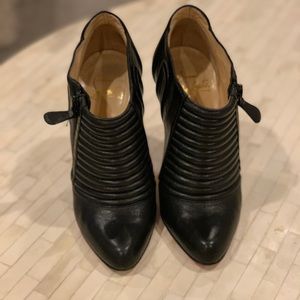 Christian Louboutin Sigourney Ankle Booties Sz36.5